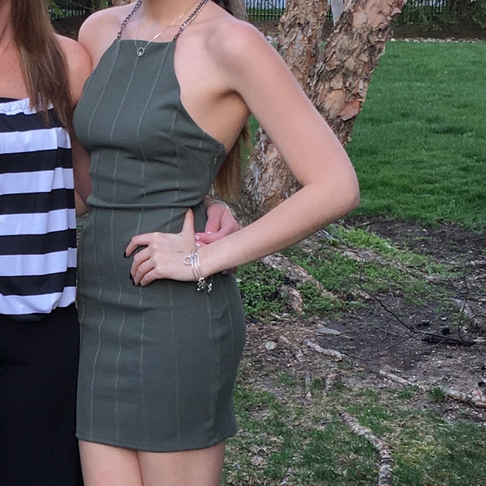 Army green chain link backless dress